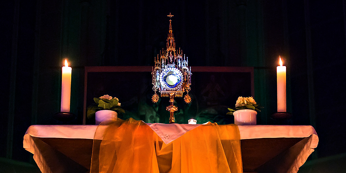 Eucharistic Adoration--Aleteia