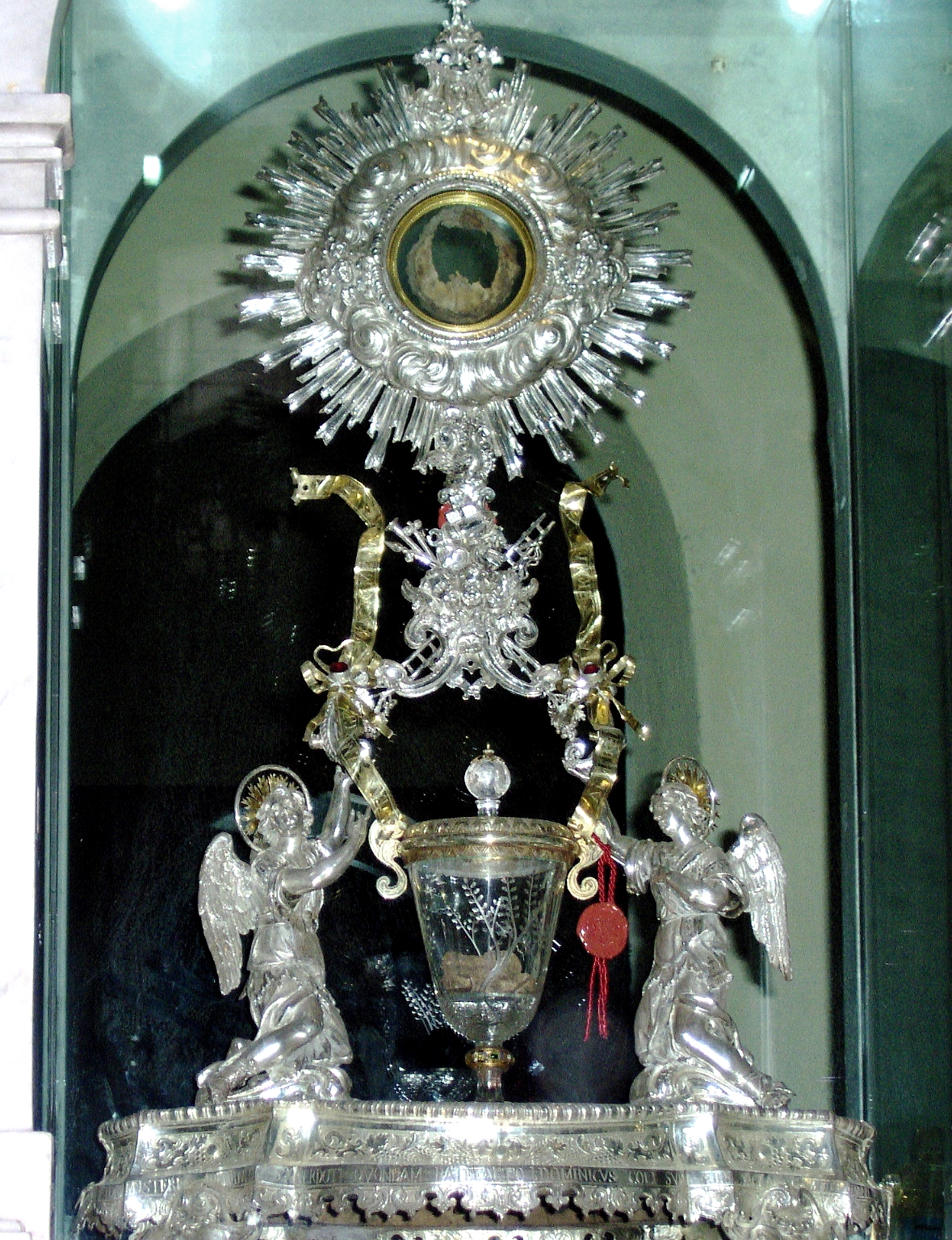 Das eucharistische Wunder, das in Fatima geschah FATIMA KINDER Web-lanciano-italy-eucharistic-miracle-eucharist-body-and-blood-real-presence-pd